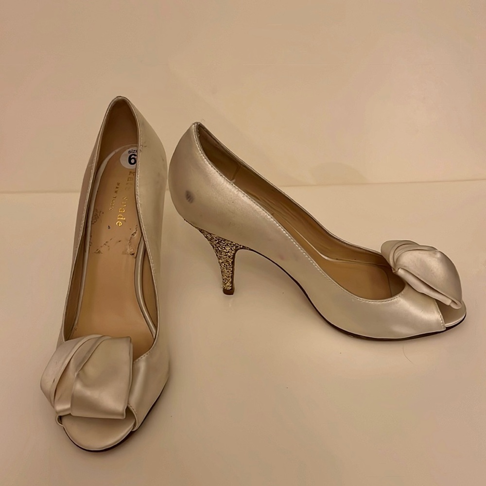 Kate Spade crème and gold glitter heels 6